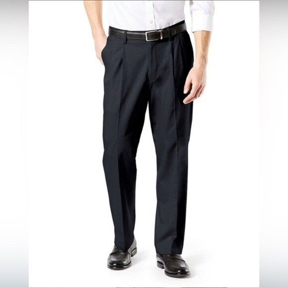 Dockers Signature Khaki Lux Cotton Stretch Mens Relaxed Fit Pleated Pant. - Picture 1 of 6